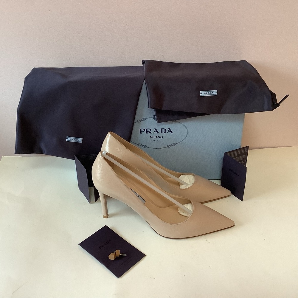BNIB Prada Pointed Toe Pump in Cipria (Nude) Saffiano Leather Pump sz.36